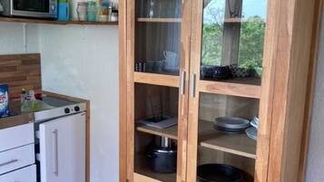 Kühlschrank, Mikrowelle, Geschirrspüler