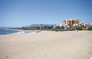 Platja a a prop 