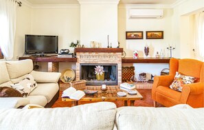 Fernseher, Kamin, DVD-Player, Stereoanlage