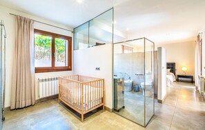 Bathtub - Stunning home in Mancor de la Vall (Mancor de la Vall)