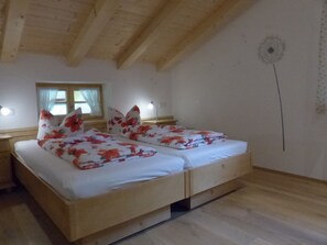 2 bedrooms, travel crib, WiFi, bed sheets