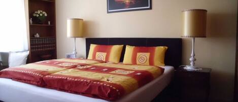 2 dormitoris, un bressol de viatge, wifi i roba de llit