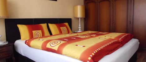 2 chambres, lit parapluie, Wi-Fi, draps fournis