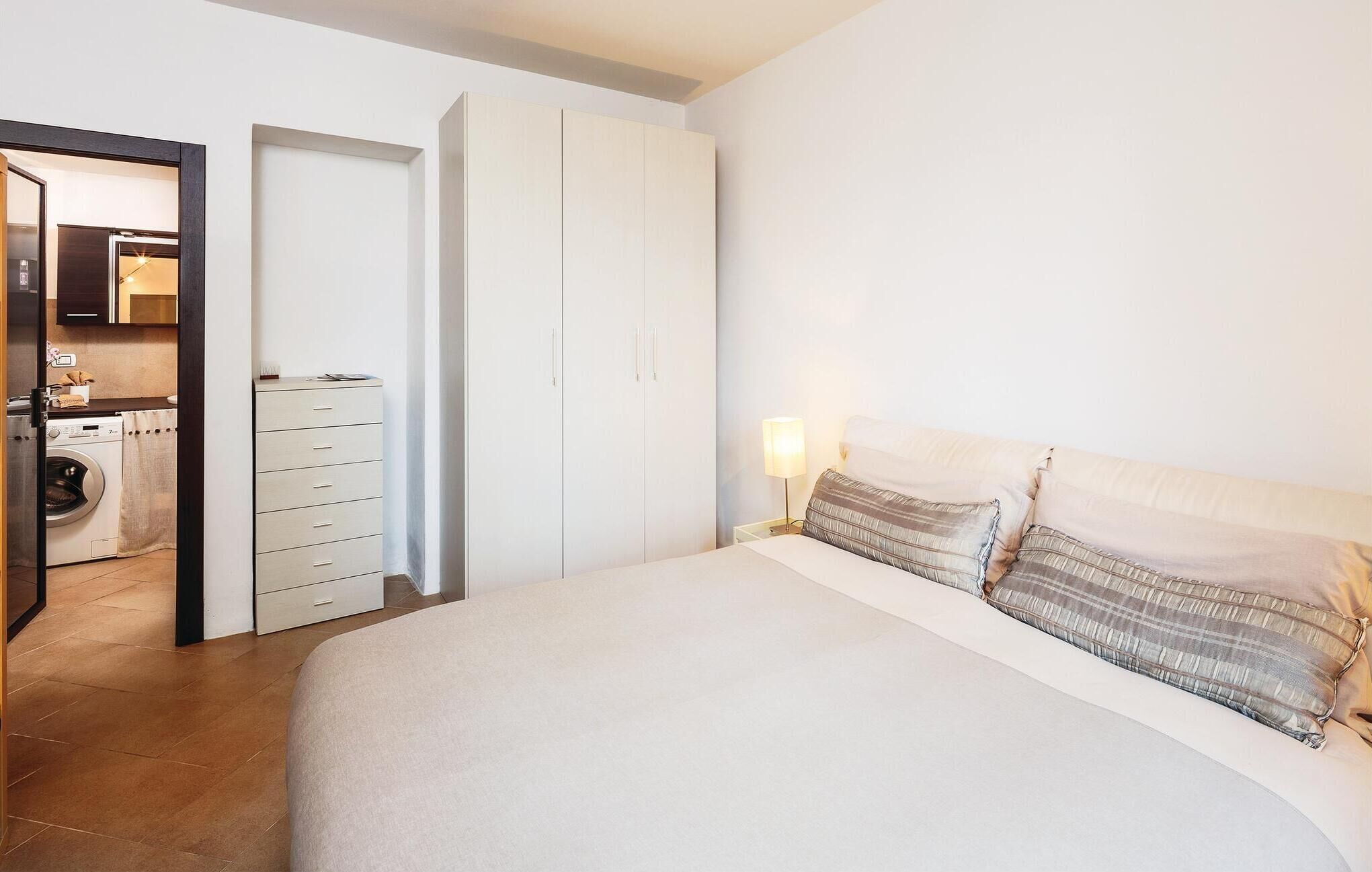 1 chambre, lit parapluie, Wi-Fi gratuit, draps fournis