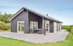 Outdoor dining - Stunning home in Løkken with sauna (Løkken)