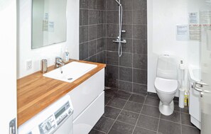 Shower - Stunning home in Løkken with sauna (Løkken)