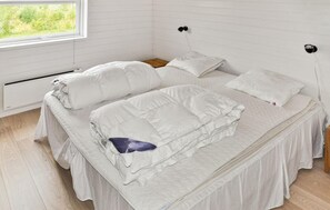 4 bedrooms, travel cot, free WiFi