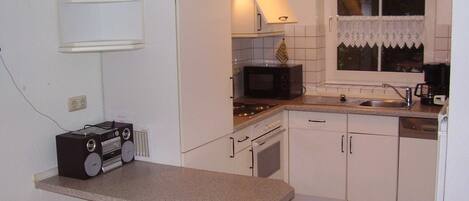 Køleskab, mikrobølgeovn, ovn, opvaskemaskine