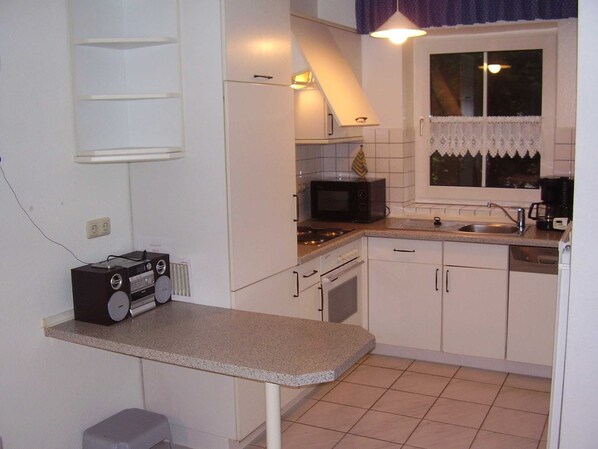 Frigorifero, microonde, forno, lavastoviglie