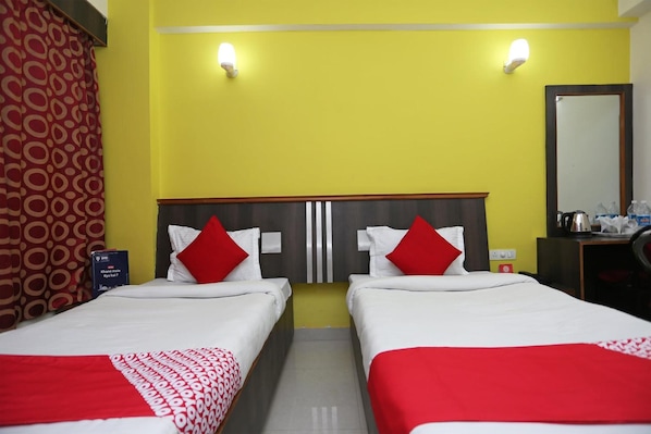 Premium bedding, in-room safe, individually decorated