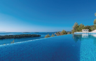 Beautiful home in Karbuni