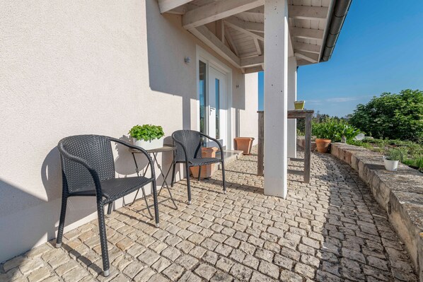 Terrace/patio - Sana e Salva - Holiday apartment Red Hill (Eckersdorf)