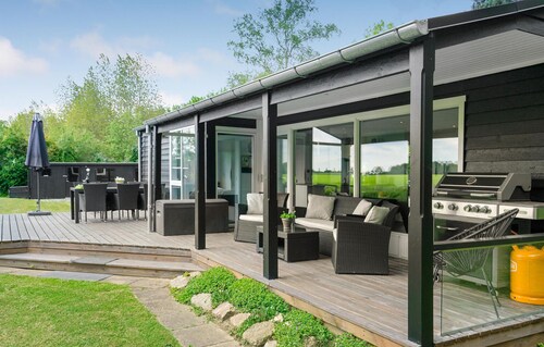 Amazing home in Bogense with WiFi