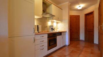 Réfrigérateur, micro-ondes, four, lave-vaisselle