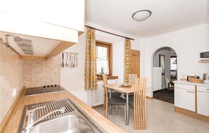 Fridge, stovetop, dishwasher, coffee/tea maker - Ferienwohnung in Rauris (Rauris)