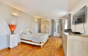 5 bedrooms