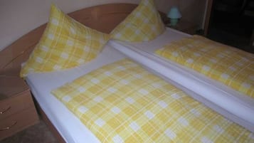 1 bedroom, WiFi, bed sheets