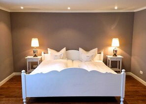 1 slaapkamer, een bureau, wifi, beddengoed