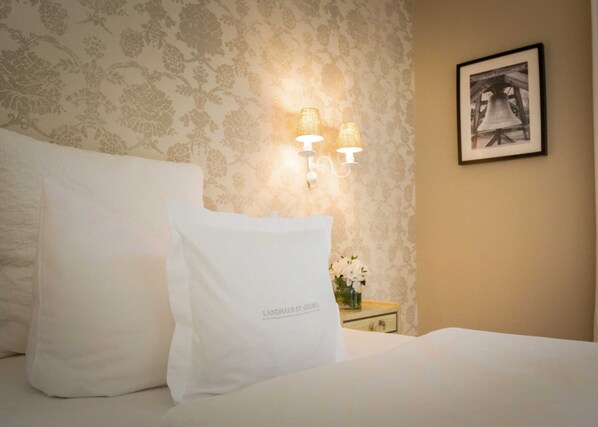 1 bedroom, desk, WiFi, bed sheets