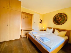 3 habitaciones, tabla de planchar con plancha y wifi 