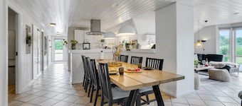 Cozy home in Oksbøl with sauna