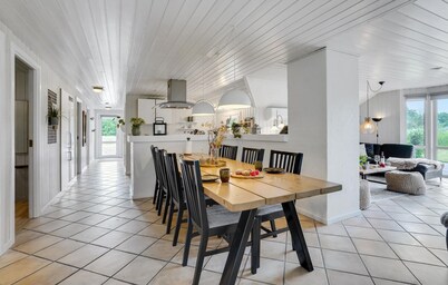 Cozy home in Oksbøl with sauna
