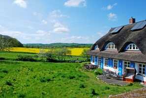 Unclassified image, 3 of 50, button - Apartment under thatched roof Haus Sonnenwinkel (Sellin)