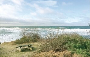 Beach nearby - 2 bedroom beautiful home in Hasle (Hasle)
