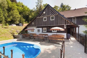 Et oppvarmet basseng