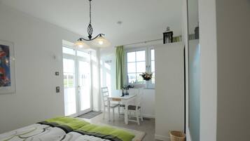 1 bedroom, in-room safe, travel cot, WiFi