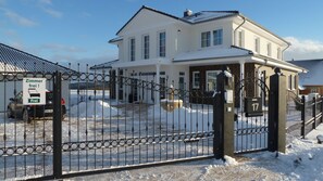 Unclassified image, 5 of 28, button - Double Room with Garden View - Villa Tuscany Rothenburg (Windelsbach)