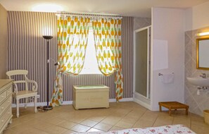 4 chambres, accès au Wi-Fi (inclus)