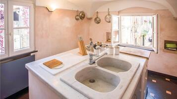 Kühlschrank, Herdplatte, Geschirrspüler