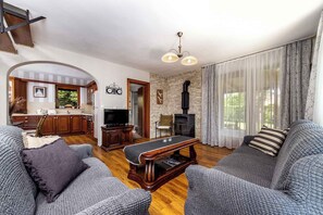 TV - Holiday home very close to Lake Balaton (Balatonmáriafürdő)