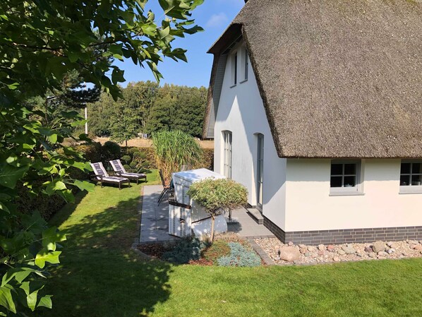 Unclassified image, 1 of 34, button