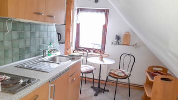 Fridge, microwave, coffee/tea maker, electric kettle