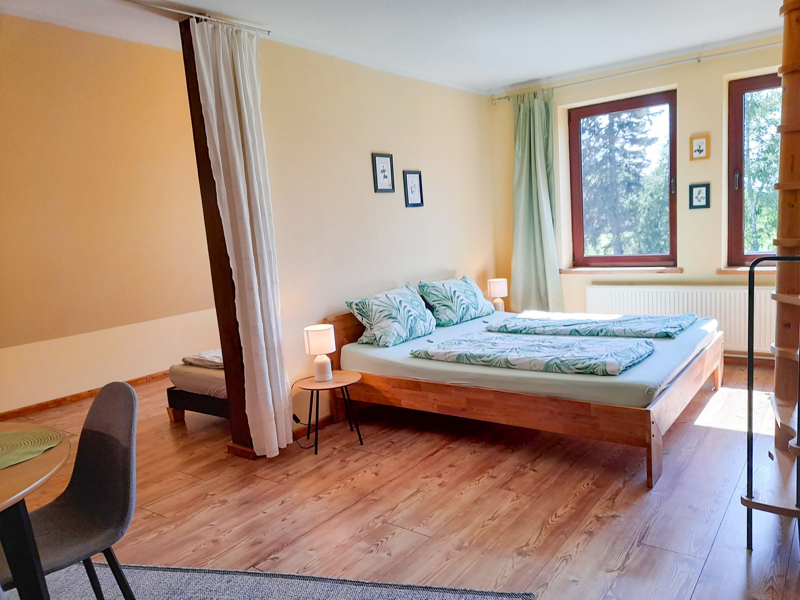 2 bedrooms, travel crib, WiFi, bed sheets