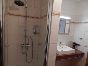 Een douche, een haardroger