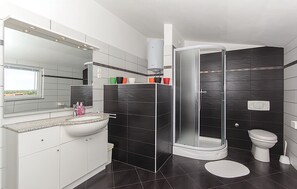 Shower - Beautiful home in Medulin (Medulin)