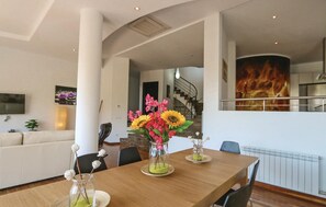 Dining - Stunning home in Santa Susanna (Santa Susanna)