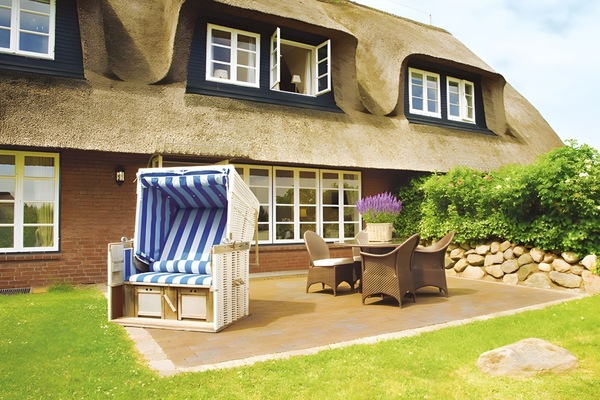 Idyllische Terrasse mit Wattblick