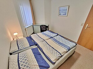 1 bedroom, travel crib, WiFi