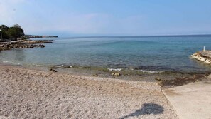 Beach nearby - Holiday apartment with balcony (Malinska)
