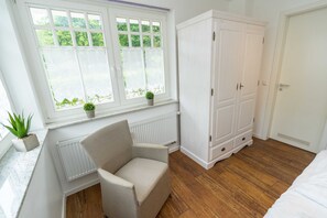 Unclassified image, 4 of 29, button - Komfort-Ferienwohnung Hansa - Comfort vacation apartment Hansa, close to the beach, Top (Binz)