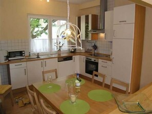 Frigorifero, microonde, forno, lavastoviglie