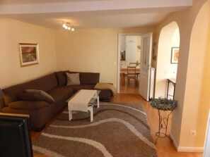 Unclassified image, 2 of 9, button