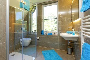 Unclassified image, 4 of 23, button