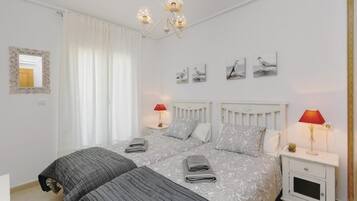 2 bedrooms, free WiFi, bed sheets