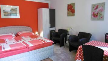 1 bedroom, WiFi, bed sheets