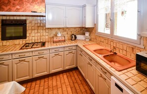 Refrigerador, microondas, parrilla de estufa y lavavajillas 
